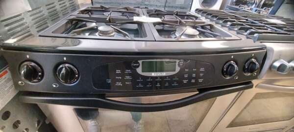 30" Blk/Stainless Steel Jenn-Air Slide-In Duel Fuel Gas Range w/Convection and Self Clean - Image 3