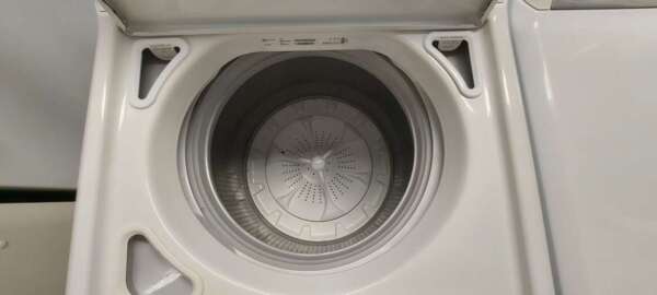 Maytag Bravos Top Load Washer/Gas Dryer Set - Image 3