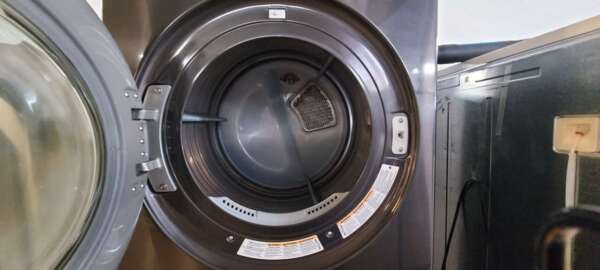 27" Gray LG Front Load Washer/Electric Dryer Laundry Center - Image 3