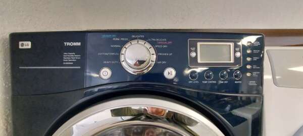 Blue LG Tromm Front Load Washer/Gas Dryer Set - Image 5