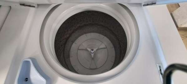 27" Frigidaire Electric Laundry Center - Image 3