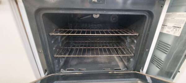 30" White Maytag Gas Range w/Selfclean - Image 3