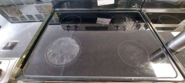 30" Blk/Stainless Steel Amana Electric Glass Top Range - Image 4