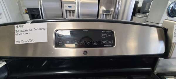 30" Blk/Stainless Steel GE Gas Range w/Selfclean - Image 2