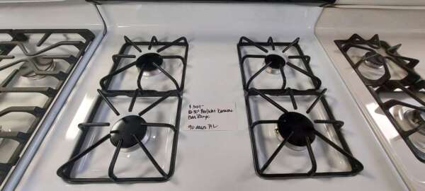 30" Blk/White Kenmore Gas Range - Image 3