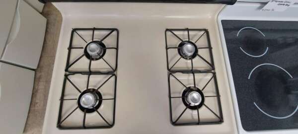 30" Blk/Bisque GE XL44 Gas Range Electronic Ignition - Image 2