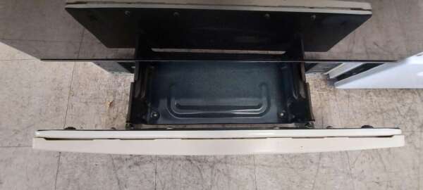 30" Blk/Bisque GE XL44 Gas Range Electronic Ignition - Image 4