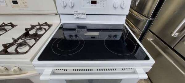 30" White Maytag Electric Glasstop Range w/Selfclean - Image 3