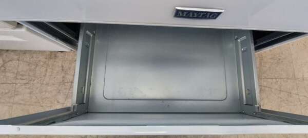 30" White Maytag Electric Glasstop Range w/Selfclean - Image 5