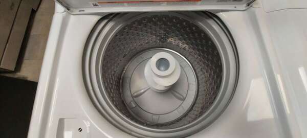 GE Top Load Washer Gas Dryer Set - Image 3