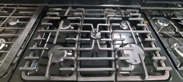 30" Blk/Stainless Steel LG 5burner Gas Range w/ Warming Drawer - Image 3