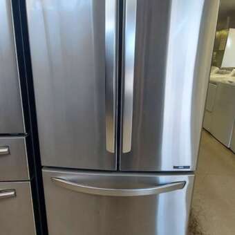22 cu ft Stainless Steel LG French Door Refrigerator w/Ice Maker (30" wide)