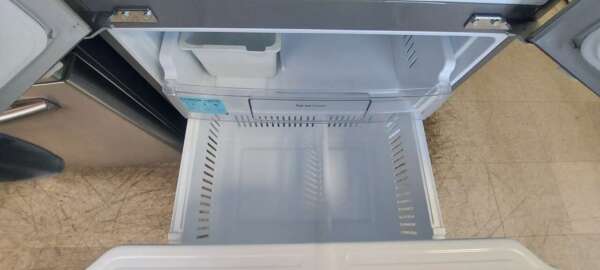 22 cu ft Stainless Steel LG French Door Refrigerator w/Ice Maker (30" wide) - Image 3