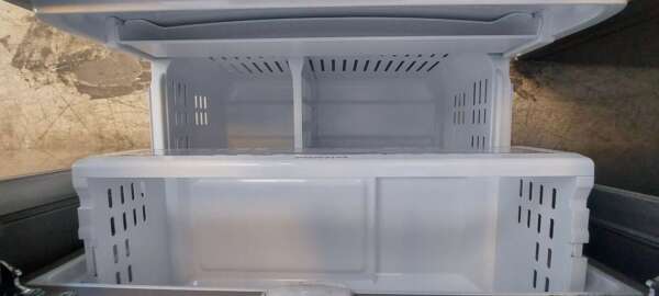 24 cu ft Stainless Steel Samsung French Door Refrigerator - Image 4