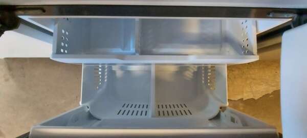 22 cu ft Stainless Steel Samsung French Door Refrigerator - Image 3