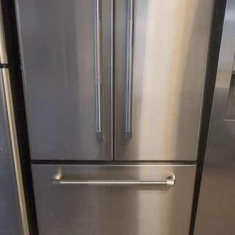 20 cu ft Stainless Steel Jenn-Air Counter Depth French Door Refrigerator w/Ice Maker and Water