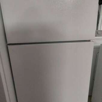 16 cu ft White Hotpoint (By GE) Top Mount Freezer Refrigerator