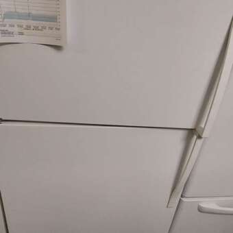 21 cu ft White Whirlpool Top Mount Freezer Refrigerator