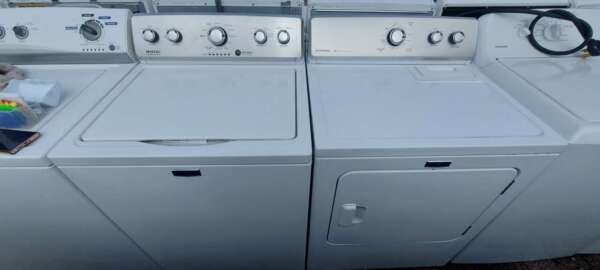 Maytag Top Load Washer (w/agitator) & Electric Centennial Dryer Set