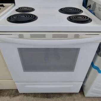 30" White Frigidaire Electric Coil Top Range w/Selfclean