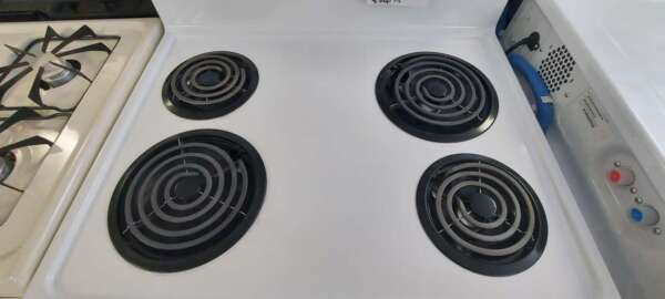 30" White Frigidaire Electric Coil Top Range w/Selfclean - Image 3