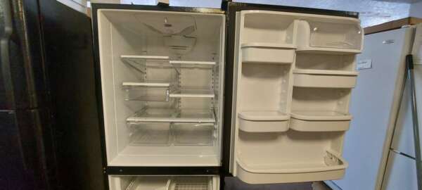 19 cu ft Black Kenmore Bottom Mount Freezer Refrigerator - Image 2