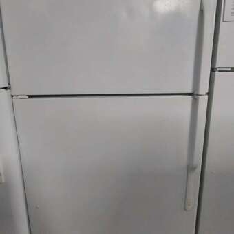 22 cu ft White GE Top Mount Freezer Refrigerator