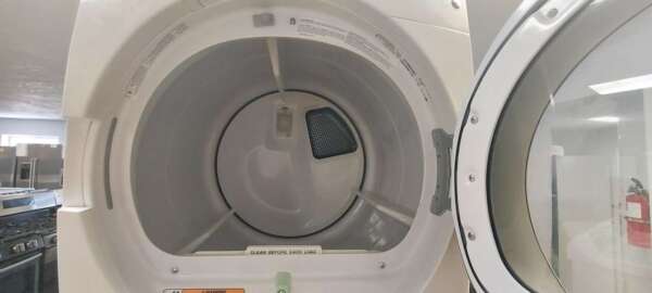 Maytag Front Load Washer/Gas Dryer Set - Image 6