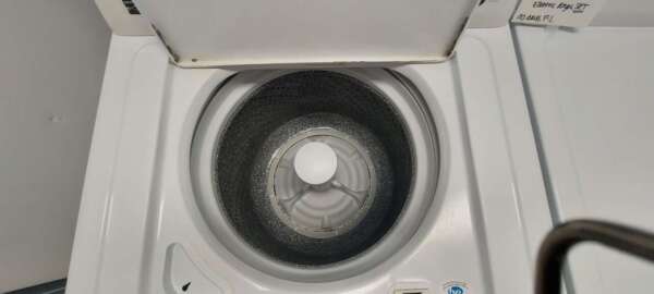 Kenmore 100 Series Top Load Washer/200 Series Electric Dryer Set - Image 3