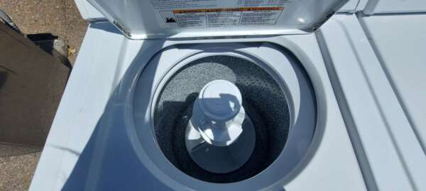 Whirlpool Top Load Washer Gas Dryer Set - Commercial Quality - Image 3