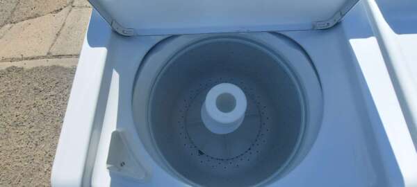 Maytag Atlantis Top Load Washer & Gas Dryer Set Heavy Duty - Image 3