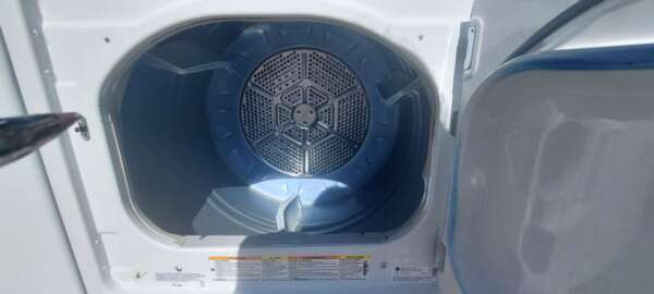 Hotpoint (by GE) Top Load Washer & Gas Dryer Set - Image 5