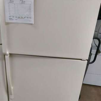 18 cu ft Bisque Whirlpool Top Mount Freezer Refrigerator