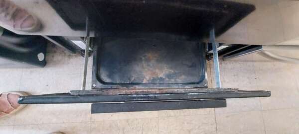 30" Black Frigidaire Gas Range - Image 5