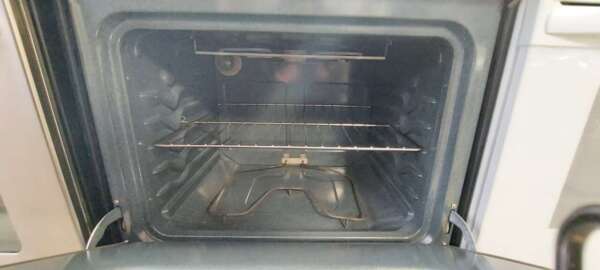 30" Black GE Electric Coil Top Range - Image 4