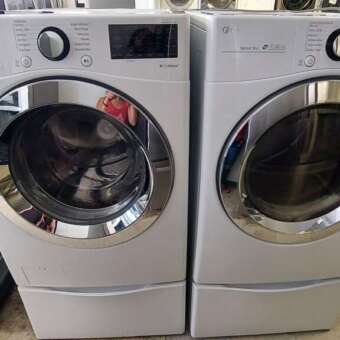 LG Front Load Washer/turbo & Electric Dryer Set w/Steam & Pedestals