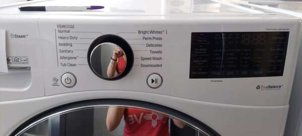 LG Front Load Washer/turbo & Electric Dryer Set w/Steam & Pedestals - Image 2