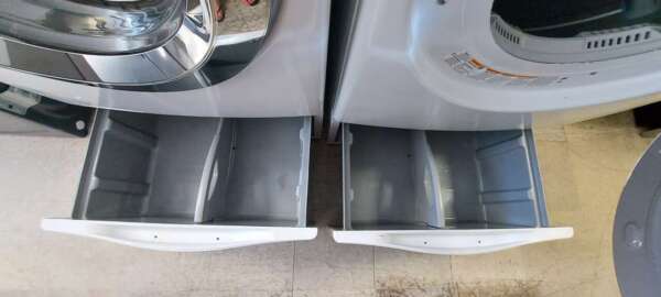 LG Front Load Washer/turbo & Electric Dryer Set w/Steam & Pedestals - Image 6