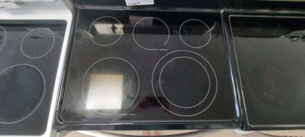 30" Blk/Stainless Steel Frigidaire Gallery Electric Glass Top Double Oven Range w/Convection and Selfclean - Image 3