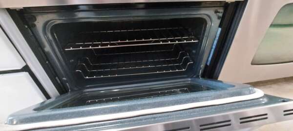 30" Blk/Stainless Steel Frigidaire Gallery Electric Glass Top Double Oven Range w/Convection and Selfclean - Image 5