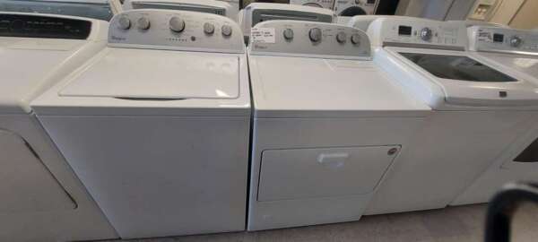 Whirlpool Top Load Washer/ Gas Dryer Set