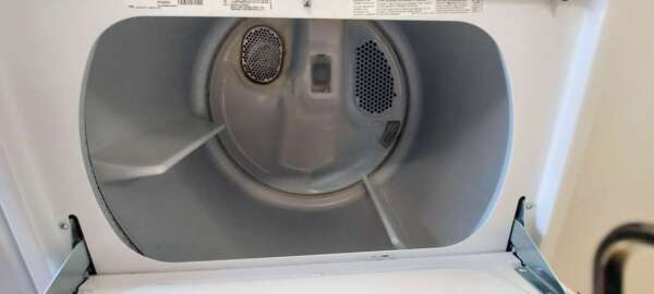 Whirlpool Top Load Washer/ Gas Dryer Set - Image 5