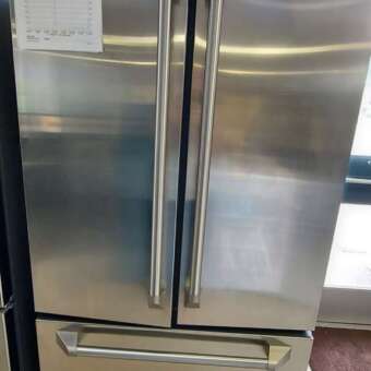 23 cu ft Stainless Steel GE Monogram French Door Counter Depth Refrigerator w/Ice and Water