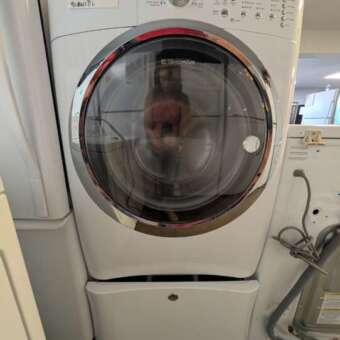**SALE** Electrolux Front Load Washer w/ Pedestal