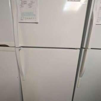 18 cu ft White Whirlpool Top Mount Freezer Refrigerator w/Ice Maker