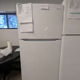 20 Cu Ft White Frigidaire Top Mount Refrigerator