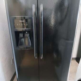 26 cu ft Black Frigidaire Side-by-side Refrigerator