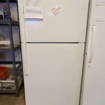 22 Cu Ft White GE Top Mount Refrigerator
