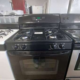 30" Black GE Gas Range W/ Steam Clean