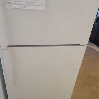 22 cu ft White GE Top Mount Freezer Refrigerator w/Ice Maker